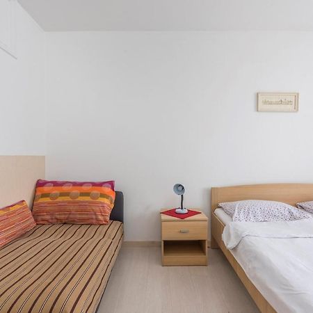 Peskera Apartments Tomicic Porec Luaran gambar