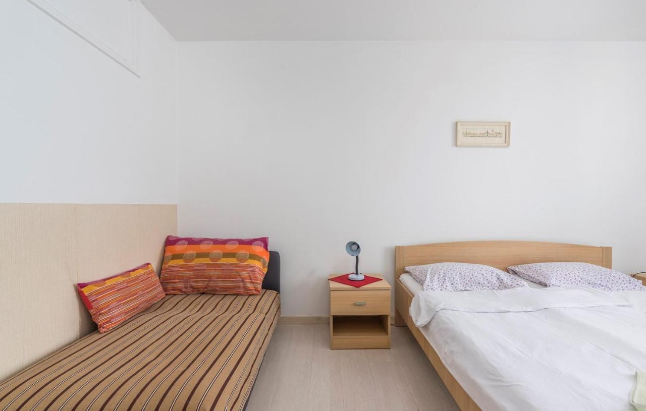 Peskera Apartments Tomicic Porec Luaran gambar